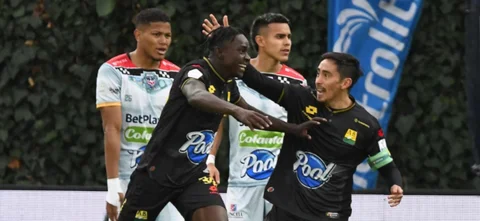 Fortaleza no pudo con Bucaramanga | Foto: VizzorImage / Felipe Caicedo