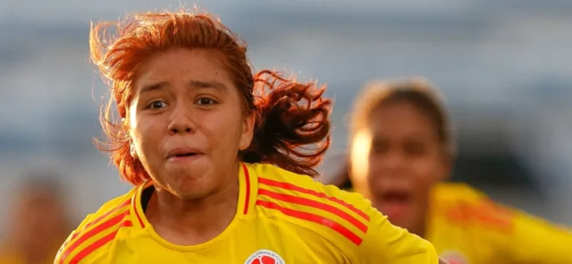 Gabriela Rodríguez celebra su gol con Colombia Femenina ante Venezuela - Conmebol