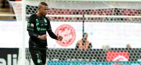 Harold Preciado estaría entrenando con un grande de Colombia / AFP