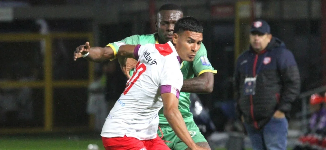Sarmiento y Sención marcaron el camino del triunfo de Unión Magdalena - VizzorImage Jannenson Sarmiento marcó el primer gol de Unión a Cundinamarca - VizzorImage