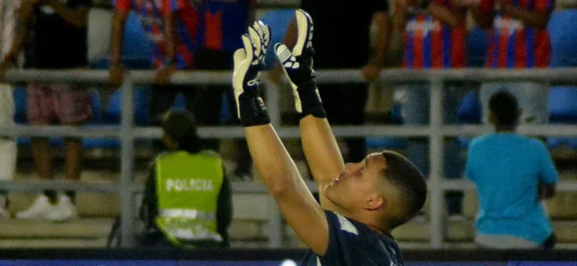 Joel Graterol vive su segundo ciclo como arquero de América de Cali - VizzorImage