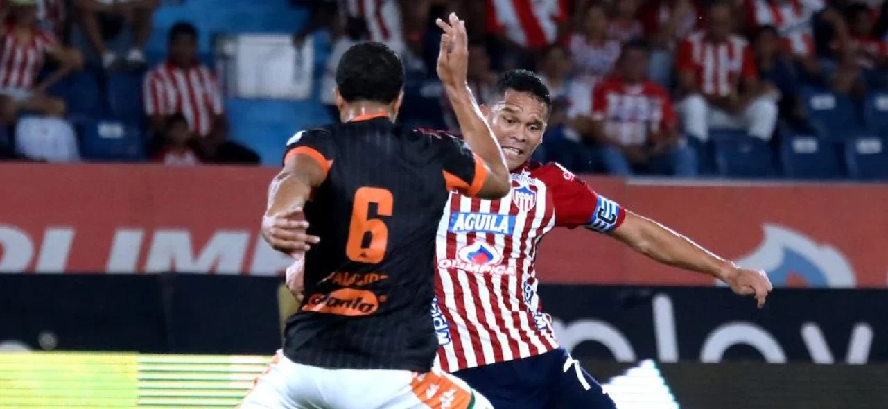 Junior rescató el empate en su casa frente a Envigado | Foto: VizzorImage / Jairo Cassiani Junior se complicó ante Envigado | Foto: VizzorImage / Jairo Cassiani