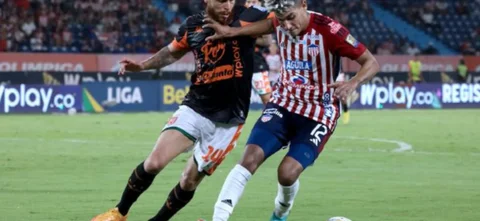 Igualdad entre Junior y Envigado | Foto: VizzorImage / Jairo Cassiani