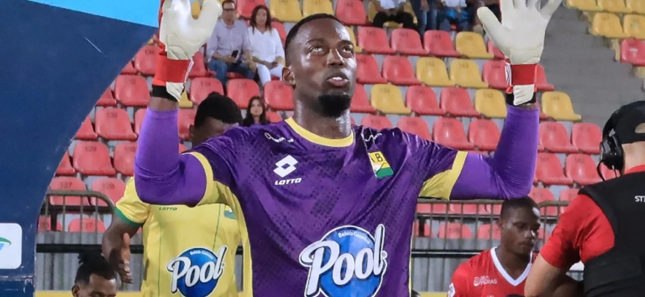 Luis Vásquez - Arquero de Bucaramanga - VizzorImage