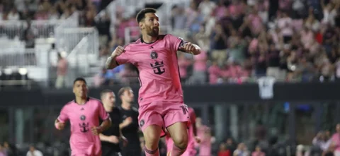 Un colombiano entrenó con Messi en Inter Miami / AFP