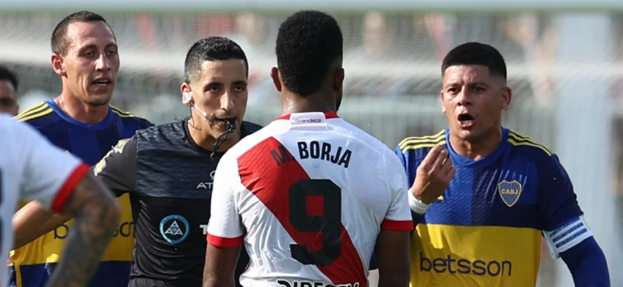 Miguel Borja marcó el primer gol del clásico River vs. Boca de abril de 2024 - AFP