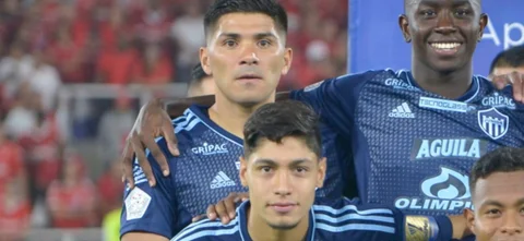 Nicolás Zalazar tuvo que ser sustituido, tras los primeros 11 minutos - VizzorImage