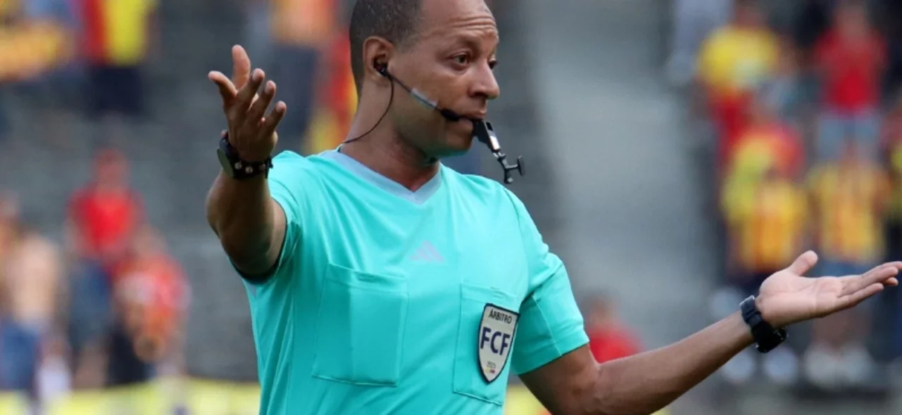 Nolberto Ararat - Árbitro del Nacional vs. Fortaleza - VizzorImage