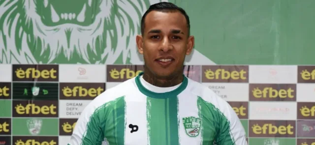 Sebastián Villa - Delantero de Beroe de Bulgaria - Instagram: @pfcberoe1916