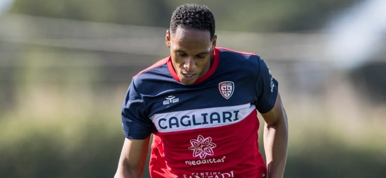 Yerry Mina - Defensor colombiano de Cagliari de Italia - X: @CagliariCalcio