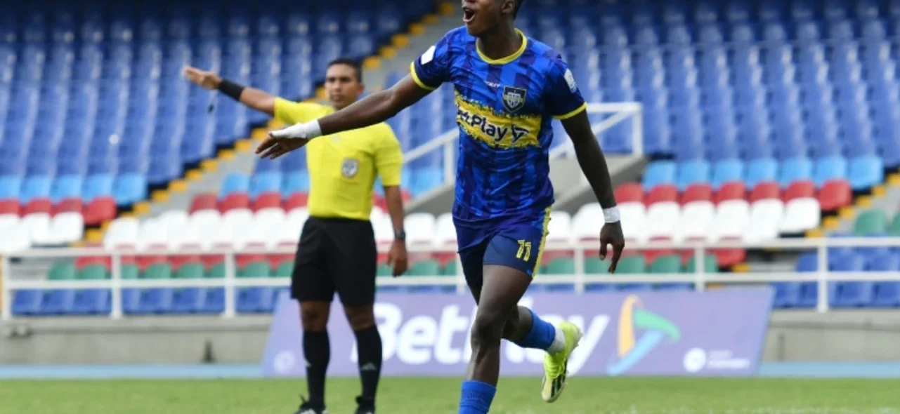 Triunfo de Boca Juniors sobre Atlético - VizzorImage / Nelson Rios