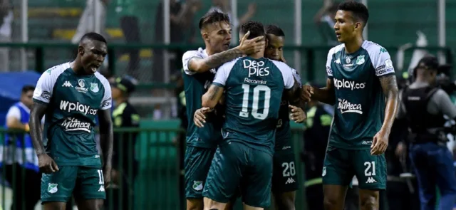 Deportivo Cali finalizó en el puesto 17 de 20 en la tabla del descenso en 2024-I / VizzorImage / Nelson Rios