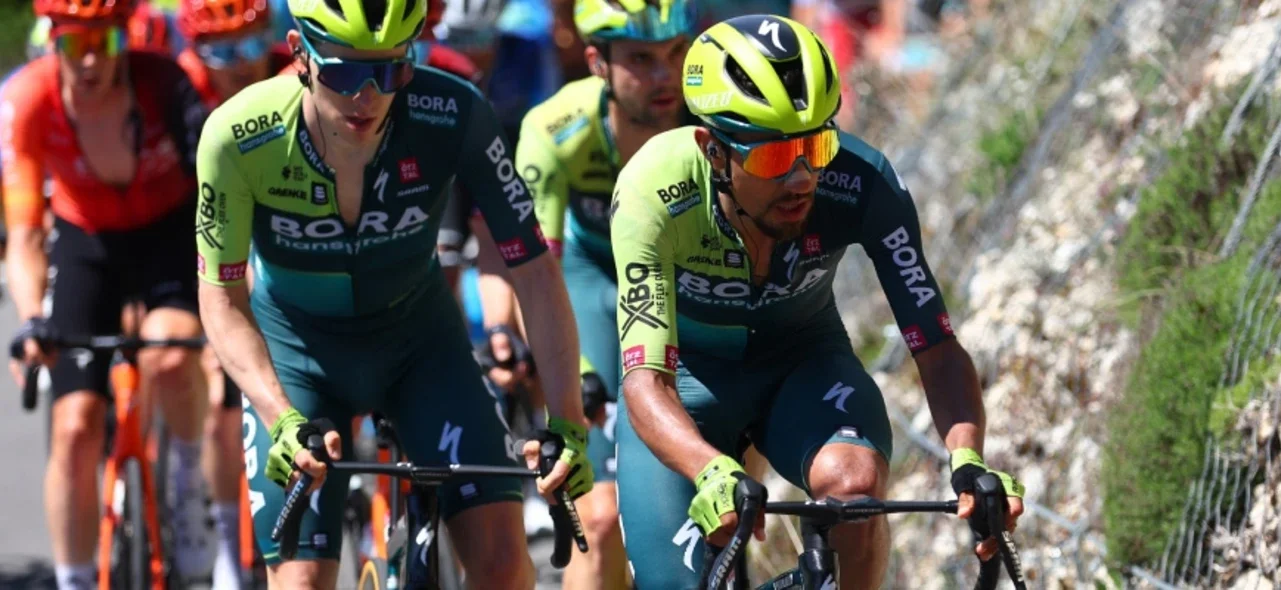 Daniel Felipe Martínez se mantiene en segunda posición del Giro de Italia / AFP