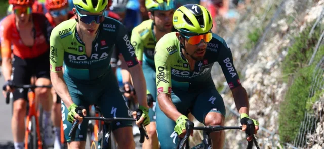 Daniel Felipe Martínez se mantiene en segunda posición del Giro de Italia / AFP