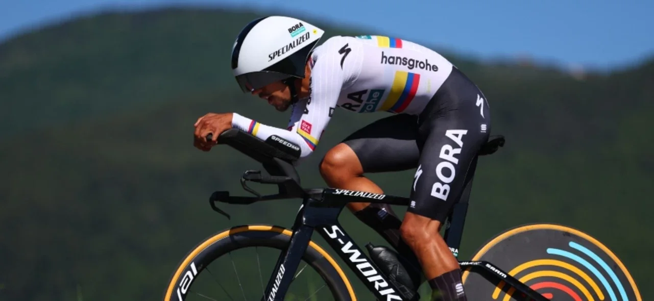 Daniel Felipe Martínez sube a la segunda posición de Giro de Italia / AFP