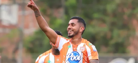 Triunfo de Envigado sobre Real Cartagena - VizzorImage / Daniel Gallo