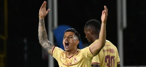 Yeison Guzmán anotó el primer gol de Deportes Tolima / VizzorImage / Felipe Caicedo