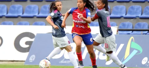 Victoria de Pasto sobre Medellín -VizzorImage / Leonardo Castro