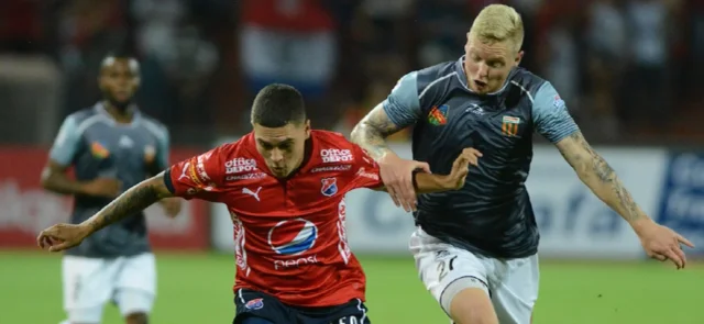 Juan Fernando Quintero jugando para Independiente Medellín / VizzorImage / León Monsalve