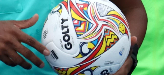 Balón golty del fútbol colombiano - VizzorImage