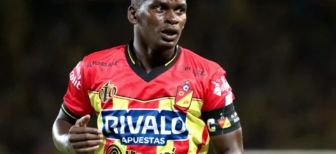 Opción de gol de Carlos Darwin Quintero /Photo: VizzorImage / Pablo Bohorquez