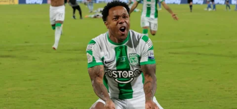 Dorlan Pabón con la camiseta de Atlético Nacional - VizzorImage