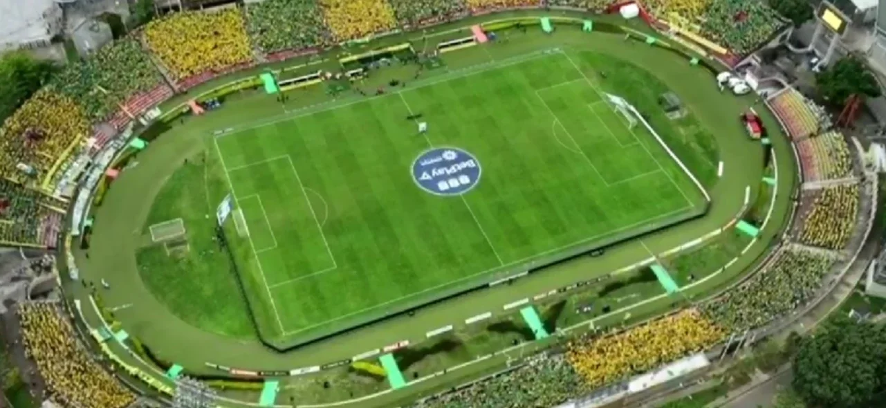 El debut como local en cuadrangulares para Bucaramanga fue ante el vigente campeón - VizzorImage Panorámica del estadio Alfonso López de Bucaramanga - Win Sports