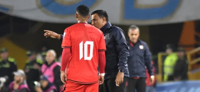 Edwin Cardona abrió paso a la polémica con su reacción a la salida de Farías | Foto: VizzorImage / Luis Ramirez