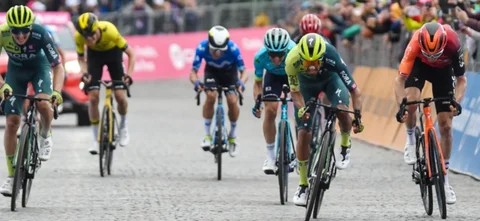 El Giro de Italia 2024 cuenta con la presencia de seis corredores colombianos - AFP