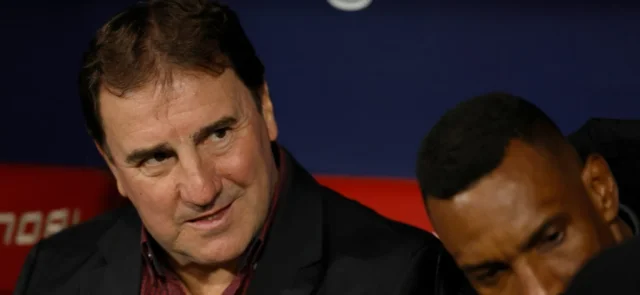 Néstor Lorenzo tiene 55 jugadores bloqueados para la Copa America / OSCAR DEL POZO / AFP