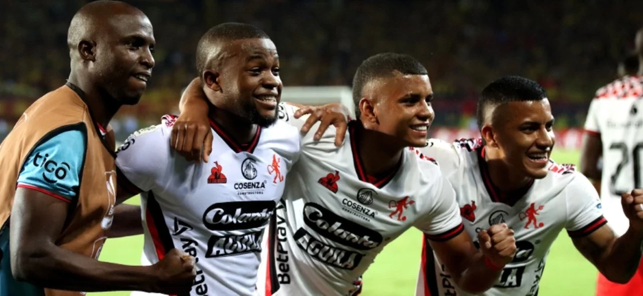 América quiere renovar a dos de sus jugadores / VizzorImage / Pablo Bohorquez