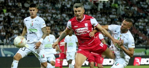 Santa Fe logró un empate valioso en su visita a Once Caldas / VizzorImage / Miguel Marin