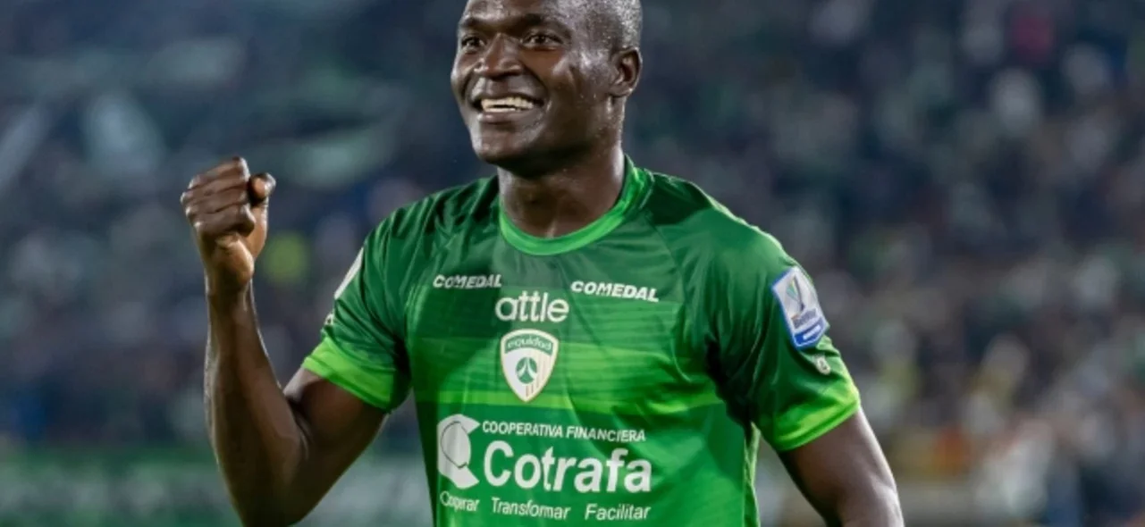 Kevin Viveros es expulsado /