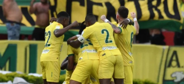 Atlético Bucaramanga busca su primer título de liga en Colombia / VizzorImage / José David Martínez