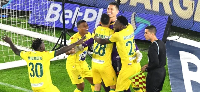Atlético Bucaramanga se consagró campeón por la vía de los penales contra Santa Fe / VizzorImage / Felipe Caicedo