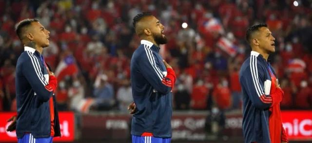 Dos referentes de Chile quedaron afuera de la Copa América / AFP
