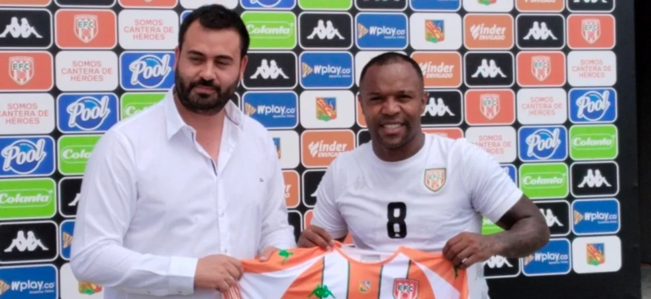 Presentación oficial de Dorlan Pabón - Foto de @isaiashernadezs Dorlan Pabón, nuevo jugador de Envigado - Foto de @isaiashernadezs