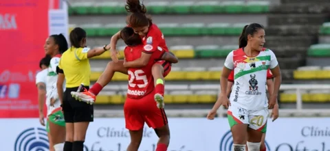 América ganó con superioridad - VizzorImage / Gabriel Aponte