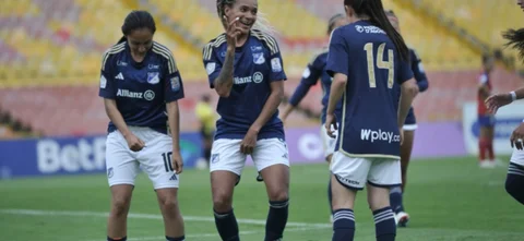 Kena Romero marcó el primero de la noche - VizzorImage / Luis Ramirez