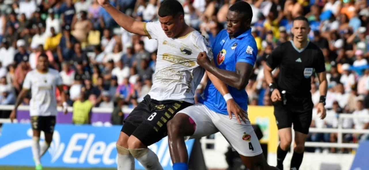 Empate sin goles en la final - VizzorImage / Gabriel Aponte