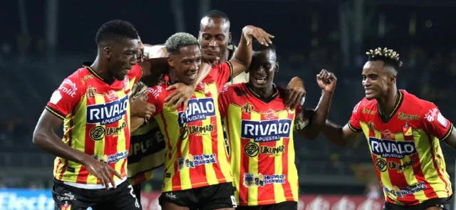 Deportivo Pereira clasificó al cuadrangular de la Liga BetPlay tras ser tercero en la fase regular / VizzorImage / Pablo Bohórquez