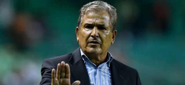 Jorge Luis Pinto tiene una carrera de más de 40 años como entrenador / VizzorImage / Nelson Rios