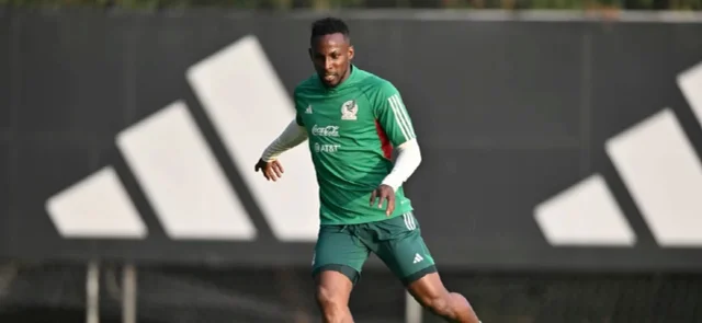 Julián Quiñones - Selección México