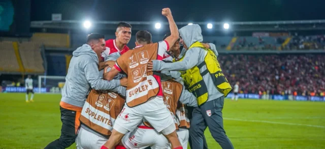 Independiente Santa Fe define su futuro en El Campín - VizzorImage / Diego Cuevas