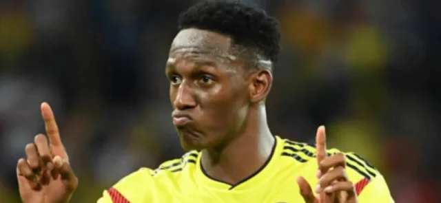 Yerry Mina podría salir de Cagliari / AFP