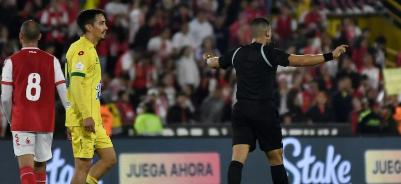 Santa Fe y Bucaramanga se medirán el próximo 8 de junio por la final de ida / VizzorImage / Luis Ramirez