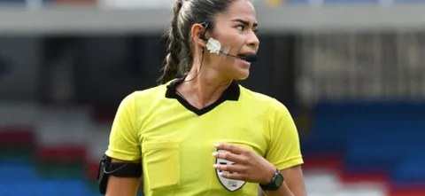Daniela Castillo - Árbitra de Santa Fe vs. América - VizzorImage
