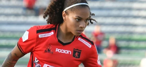 Gisela Robledo - Jugadora de América de Cali - VizzorImage