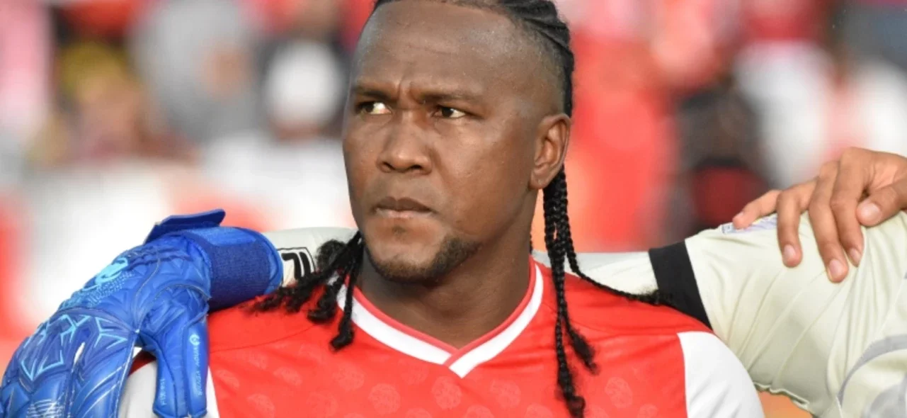 Hugo Rodallega - Delantero de Santa Fe - VizzorImage