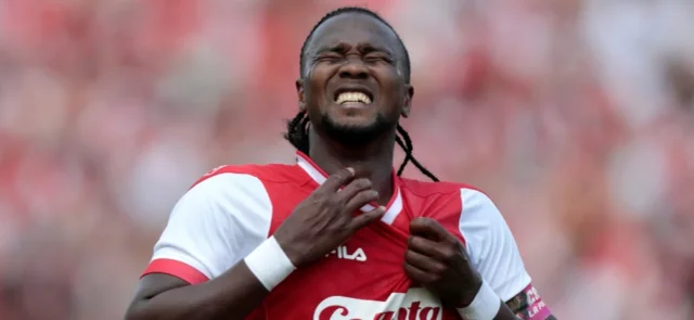 Hugo Rodallega podría seguir un año más en Santa Fe / VizzorImage / Andres Rot